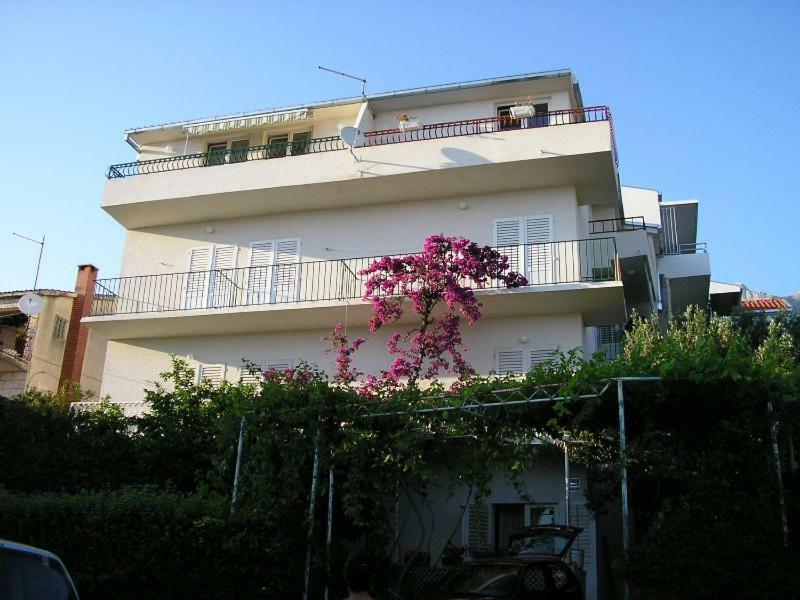Apartmani Meri Макарска Экстерьер фото